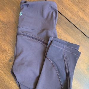 Lulu Lemon crop size 4 (burgundy)